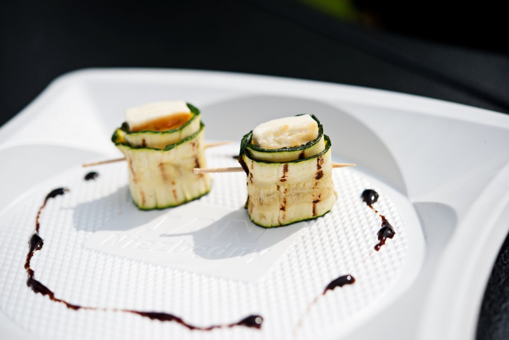 Roladki z grillowanej cukinii i sera feta Roladki z grillowanej cukinii i sera feta
